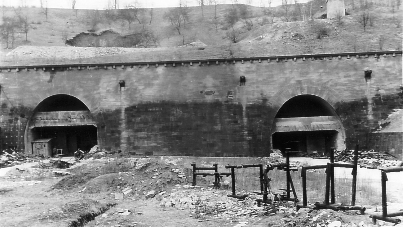 Nordportal des Tunnels nach dem Krieg  - Quelle: Staatsarchiv Ludwigsburg, EL 75 VI a Nr 6376